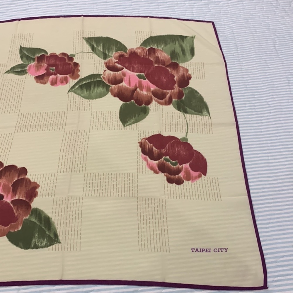 Beautiful vintage Taipei City souvenir scarf